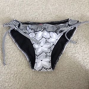 NWOT VS bikini bottoms